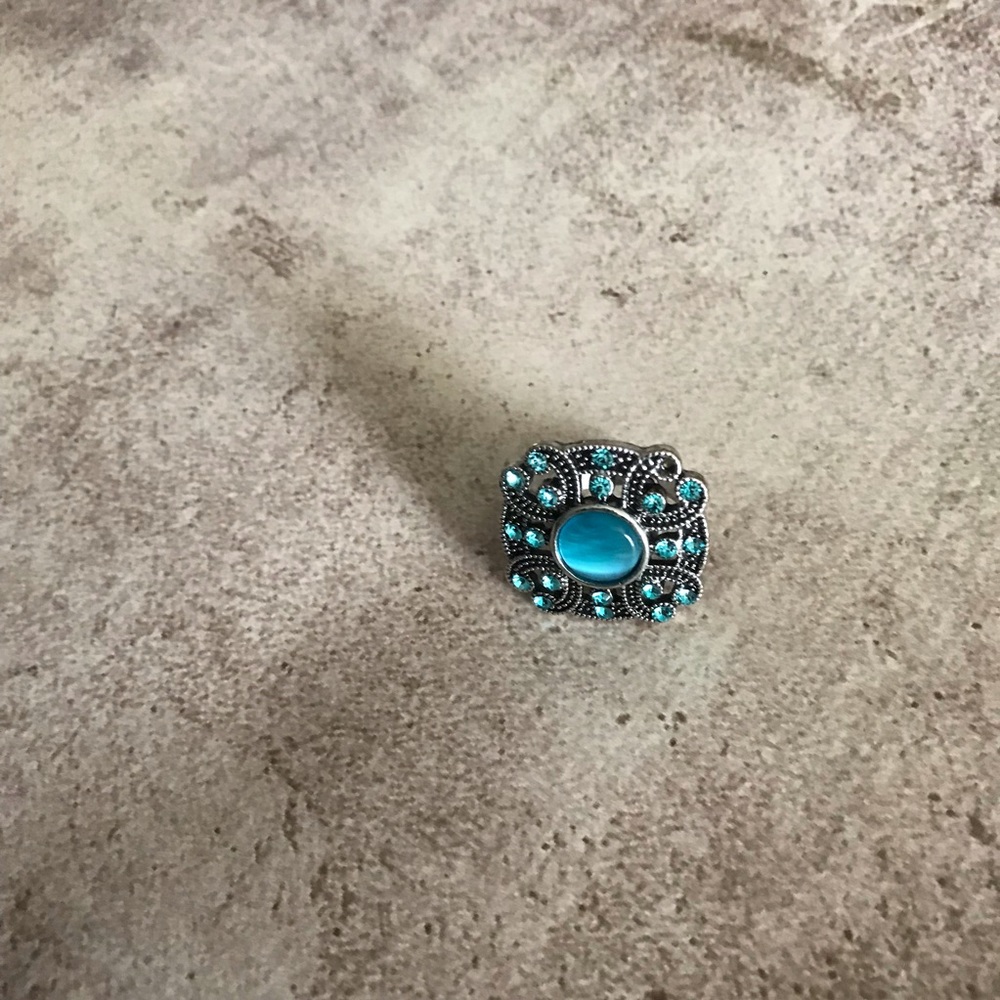 Turquoise silver tone adjustable statement ring - Picture 2 of 5